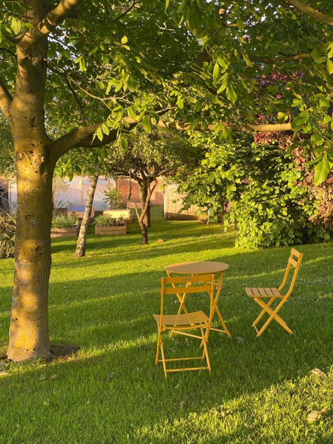 לינה וארוחת בוקר Saint-Vincent  Domaine Des Pierres Trouvees מראה חיצוני תמונה